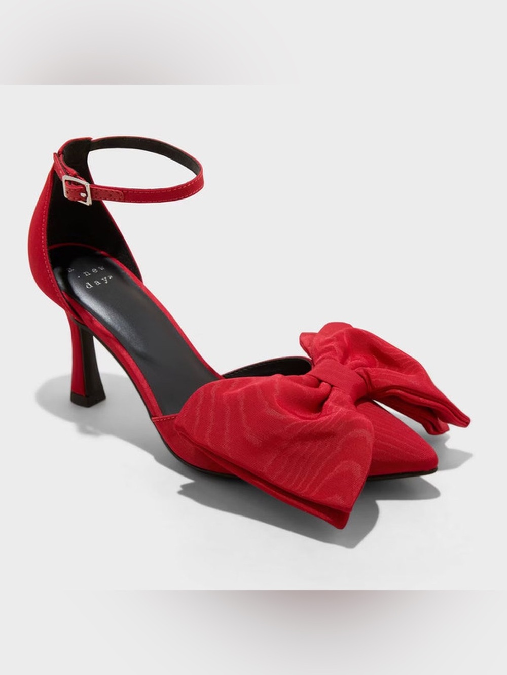 7.5 A New Day Women's Grace Bow Pumps